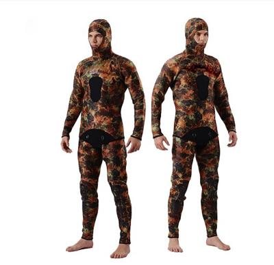 China Experience Comfort and Flexibility with Our High- Neoprene Wetsuit with Hoodie for sale