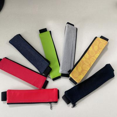 China New Design Anti-lost Book Hanging Portable Pencil Case With Elastic Band for sale