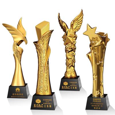 China Europe Customized Wholesale Cheap Transparent Octagon Crystal Glass Trophy Award White Sports Star Trophies for sale