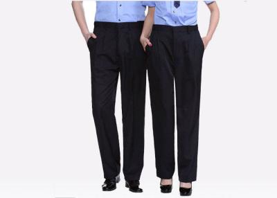 Chine Le pantalon uniforme de sécurité noire de femmes/hommes a enveloppé des manchettes avec la ceinture caoutchoutée à vendre