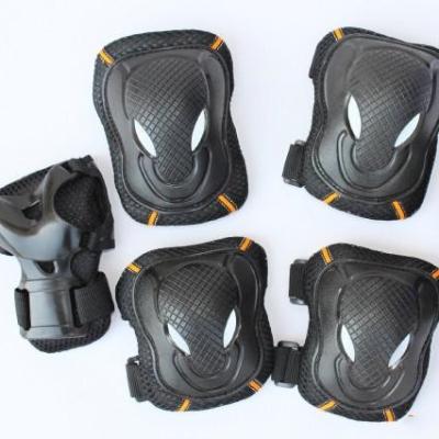 China Kids Adjustable Breathable Sports Elasticity Gear Set Knee Pads Safety Pads Protector Set for sale