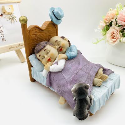 China Europe creative resin crafts go to bed to sleep the elderly old man couple furnishing articles the wedding gift for sale