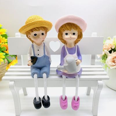 China Hot Selling China Uneven Leg Lovers Furnishing Articles Resin Crafts Cartoon Love Couples Rural Ornaments and Garden Lovers for sale