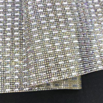 China Wholesale Fashion Flatback w083 Hot Fix Rhinestone Trim Iron On Leaves Crystal Rhinestone For Decoration for sale