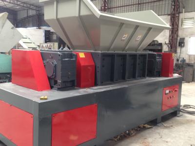 China Dongguan professional waste recycling machines manufacturer double shaft shredder waste tire shredder recycling line for sale