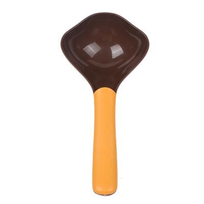 China Automatic Safe Products Pet Cat and Dog Snack Spoon Tool Feeding Shovel Plastic Non-Toxic Safe Materials Cute Food Pet Food Scoop for sale