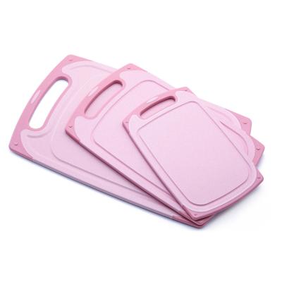 China Feet 3 Pcs Sustainable Wall Mounted Kitchen Non Slip Plastic Cutting Board Chopper Set for sale