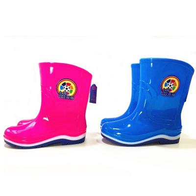 China Fashion light desgin pure color kids waterproof wearable rubber rain boots kids for sale