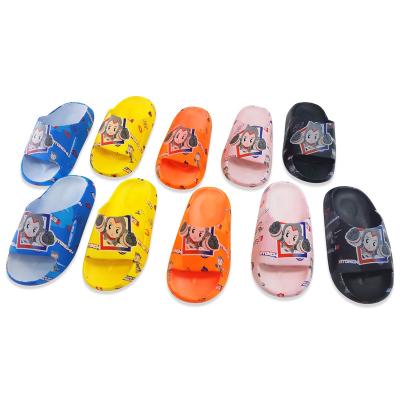 China Custom Made Deodorization Fashion Design Summer Logo Pvc Boys Girls Children's Beach Slips Slippers for sale