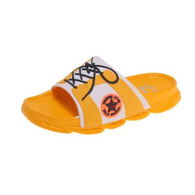 China Hot Selling Fashion Models Summer Splicing Non-slip Beach Men's Breathable Slippers Cushioning Slippers for sale