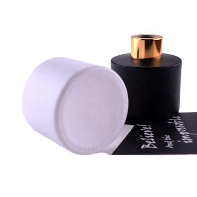 China Essential Oil Perfume Bottle Cosmetic Round Aroma Reed Diffuser Bottle for sale