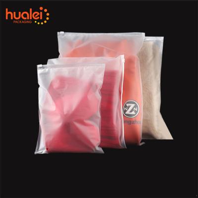 China Recyclable Custom Tote Bag Clothes OPP Tote Transparent Custom Zipper Zipper Bag for sale