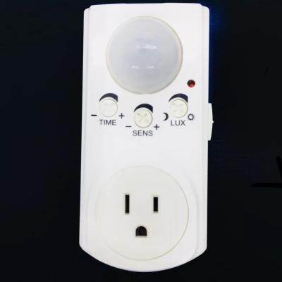 China Residential / General Purpose Adapter PIR Sensor US Plug Auto Power Outlet Outlet for sale