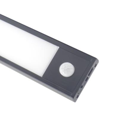 China 3.3W Energy Saving Ultrathin Warm/Cold 80CM White Light USB Rechargeable Cabinet Motion Sensor Light for sale