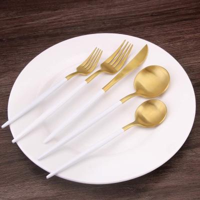 China Sustainable Good Quality Kitchen Napkin Pp Black Flatware Disposable Plastic Cutlery Near Me for sale