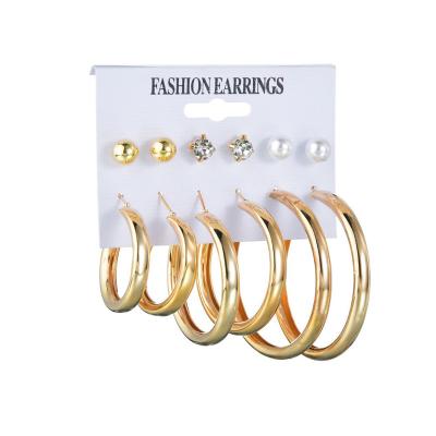 China FASHIONABLE hot sale women big circle earrings set fashion gold earrings rhinestone pearl stud earrings for women for sale