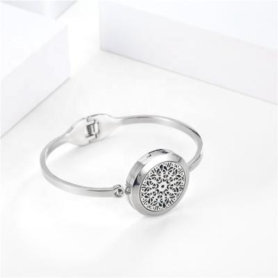 China New Christmas Gift Fashion Jewelry Stainless Steel Essential Oil Diffuser Lead Free Flexible Bracelet for sale