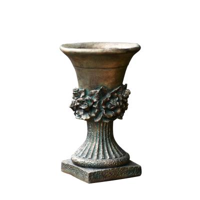 China Outdoor garden in Europe resin flower pot figurine decoration home vase statues for sale