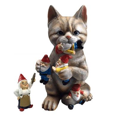 China 2021 Hot Sale Europe Amazon Cat Eat Dwarfs Resin Dwarf Figurine Gnome Decor Statue Sculpture Garden Decoration for sale