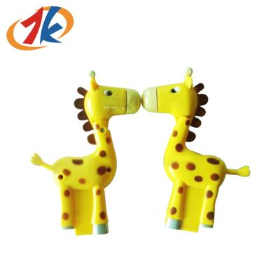 China Summer Sale Giraffe Battery Operated Mini Hot Cute Fan Set Battery Operated Fan for sale