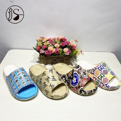 China Fashion trend 2022 summer fashion women's casual slides custom made EVA anti slip comfort logo and size outdoor slippers for sale