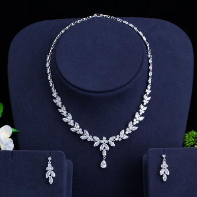 China 2022Korean style fashion religious simpleAAAZircon set two-piece dinner dress accessories wedding earrings necklace set for sale