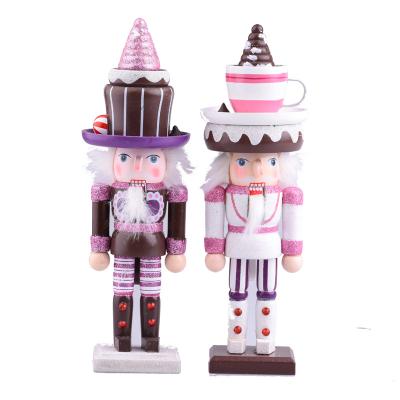 China Luxury Factory Wholesale Creative Heart Walnut Soldier Candy Glitter Cake Man Puppet European 25CM Nutcracker For Christmas for sale