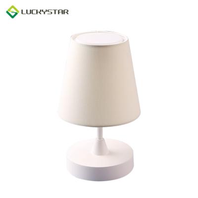 China Modern White Outdoor Camping Fancy Table Lamp Battery Operated With Rechargeable Led Light for sale