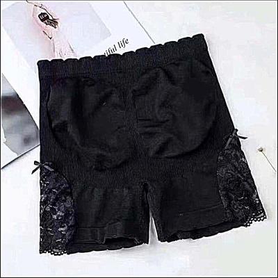 China Anti-Bacterial Lady Summer Close-fitting Middle Waist Seamless Comfortable Anti-light Lace Boxer Shorts for sale