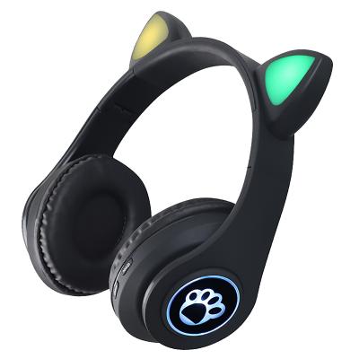 China B39 Fresh New Product B39 Cat Ears Cat Ears Perfect Sound Border Luminous Cute Claw Portable Breathing Lightweight Wireless Headphones for sale