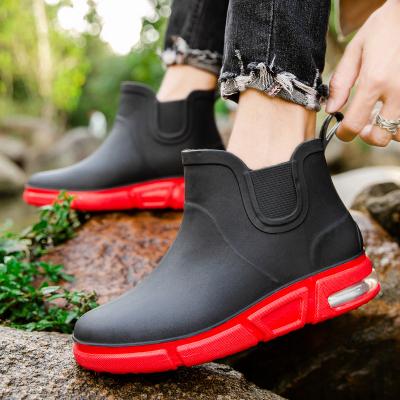 China Newest Style Men Leader Shoes Cheap Rainboots Anti Slip Anti Slip Soft Rubber Waterproof Fashionable Men Rainboots Half for sale