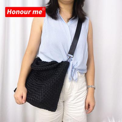 China Fashion 2022 HONOR ME Winter And Spring Woven Neoprene Beach Tote Bag Hand Do Knitted Weave Tote Bag Woven Crossbody Bag for sale