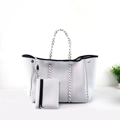 China Fashion 2021 New Design Summer Neoprene Beach Bag Large Capacity Neoprene Perforated Tote Bag for sale