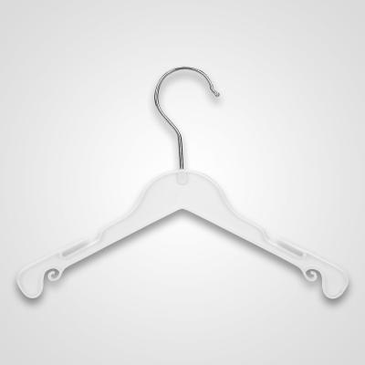 China Eco-friendly high quality non-slip commercial plastic clothing notched kids shirt hanger for sale