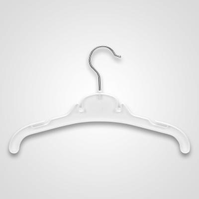 China Wholesale Price Kids Metal Eco-friendly Hook Notched Plastic Coat Cloth Hanger Display Custom for sale