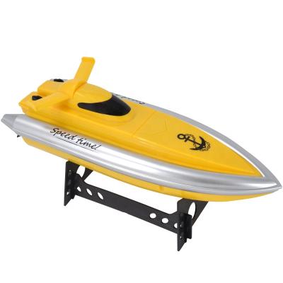 China Dropshipping Powerful Engine Professionally Design High Speed ​​Thruster 2.4Ghz Remote Control Boat Toys for sale