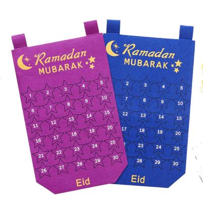 China Tranditional Ramadan Calendar 30 Days Eid Mubarak Hanging Fabric Countdown Calendar for sale