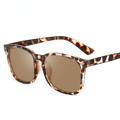 China Fashion Sunglasses Trending Glass Sunglasses Color-changing Custom Computer Glass Anti-blue-light Shades Sunglasses for sale