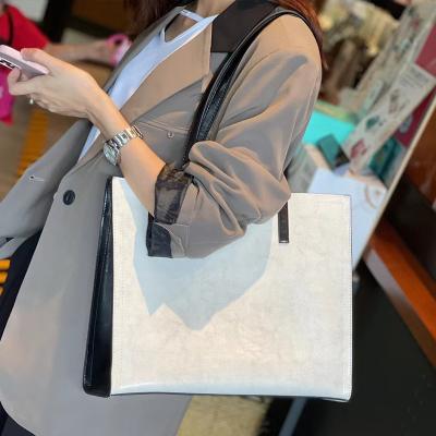 China New 2022 Fashion Portable Women's Single Shoulder Bag PORTABLE Leather Large Capacity Tote Bag for sale