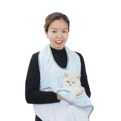 China 2022 New Product Ideas Free Stocked Microfiber Pet Hand Towel Apron Soft And Quick Dry For Cats And Medium Small Dogs With Pockets for sale