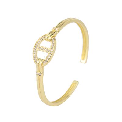 China Hot Sale Men's and Women's Casual/Sporty Pig Nose Bracelets 18K Gold Plated Inlaid Zircon Factory Wholesale for sale