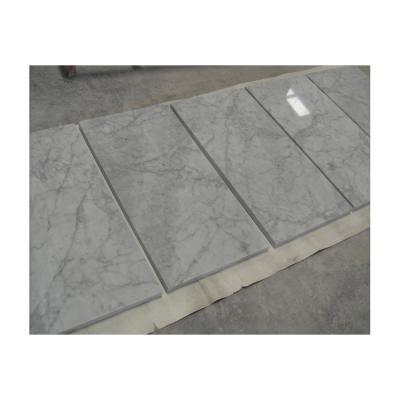 China shopping & Resident Decoration Medium Grain Carrara Marble Veneer Floor Tiles For Bathroom for sale