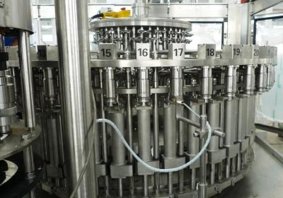 China Garrafas de PET máquina de enchimento de bebidas incluem enxaguadora rotativa, enchimento de Rotary, Rotary capper à venda