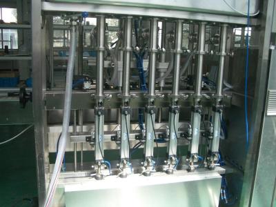 Chine 25 ~ 30 bpm Machine de remplissage de Piston avec 6 à 12 buses de remplissage d'huile, de sirop de & de détergent à vendre