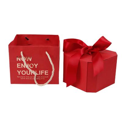 China Environmental friendly custom uniquecolour printing wedding favors bridesmaid paper gift box for sale