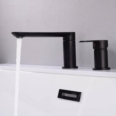 China Without Slide Bar Luxury Design Bathtub Style Solid Waterfall Faucet Shower Set Spout Bathtub Mixer With Hand Spray For Tub Faucet for sale