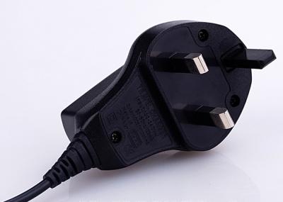 China OEM/ODM BRITÁNICOS compactos del cargador del enchufe del cargador de batería li-ion del negro 1A 8,4 V disponible en venta