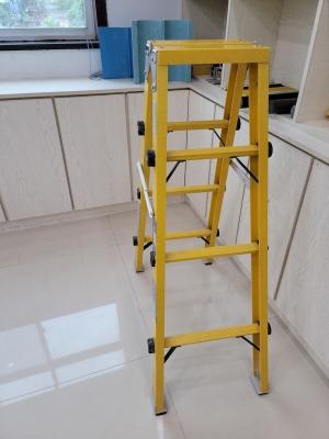 China Veelkleurige Antiroest 8ft Tweeling de Stapladder van de Glasvezelladder FRP voor Bouw Te koop