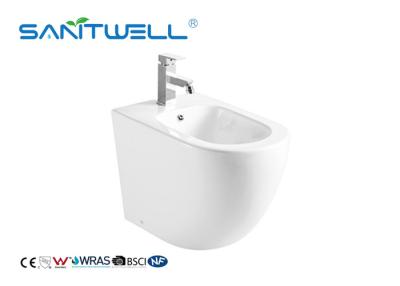 Chine Nano debout de bidet de plancher durable résistant chimique glaçant 565 * 360 * 405mm à vendre