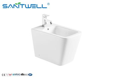 Chine Type style de cuvette allongé par bidet au plancher en céramique de lustre de nettoyage d'individu à vendre